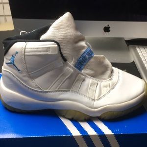 Jordan 11 Legend Blue